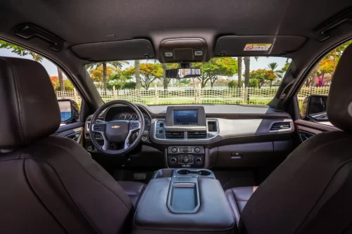 Chevrolet Suburban Black (8 seats)