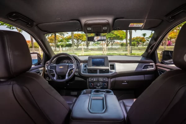 Chevrolet Suburban Black (8 seats)