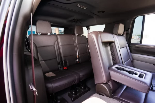 Chevrolet Suburban Black (8 seats)