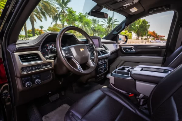 Chevrolet Suburban Black (8 seats)