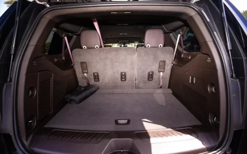 Chevrolet Suburban Black (8 seats)