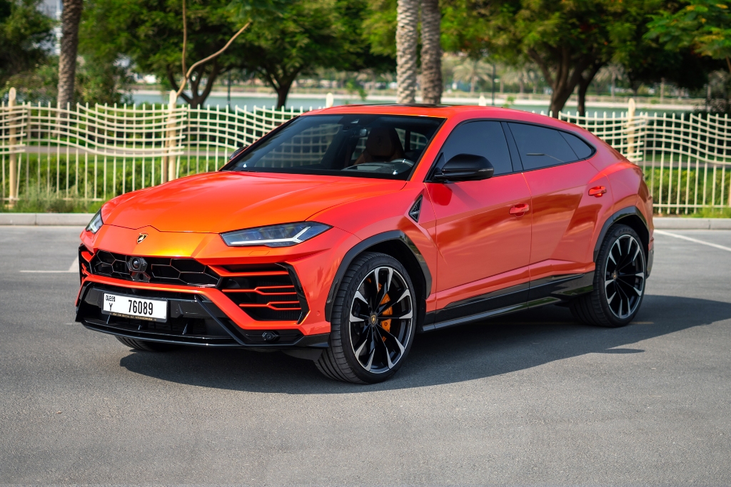 Lamborghini Urus Orange
