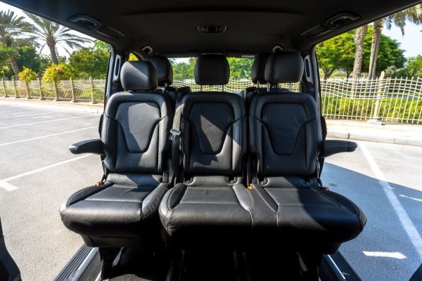 Mercedes EQV 300 Black (8 seats)