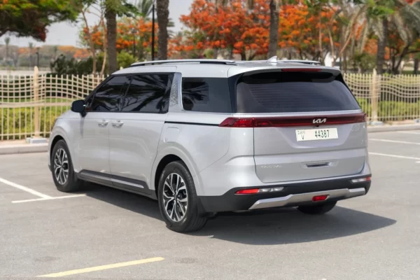 Kia Carnival Silver
