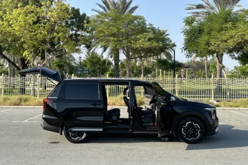 Kia Carnival Black