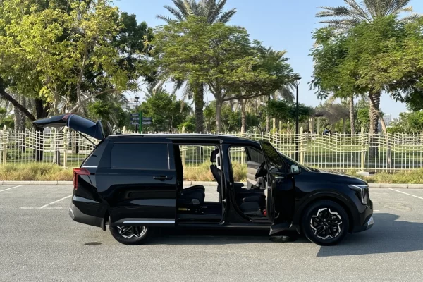 Kia Carnival Black