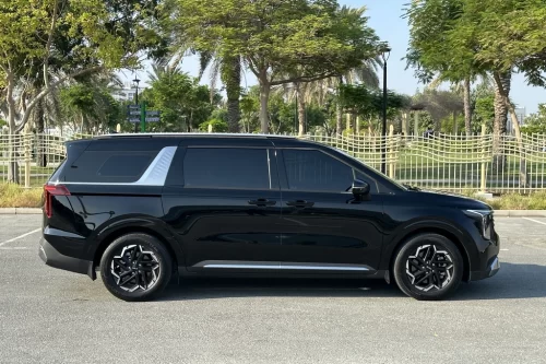 Kia Carnival Black