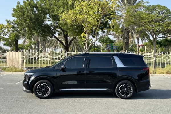 Kia Carnival Black