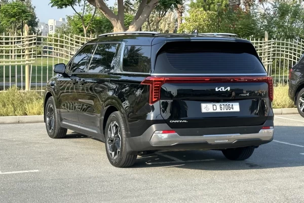 Kia Carnival Black